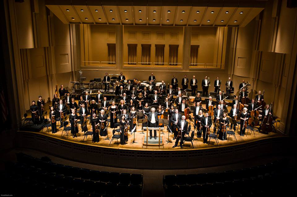 The Oregon Symphony Photo credit: Leah Nash