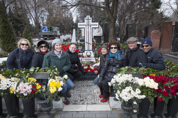 NSO Musicians Cindy Finks, Lisa Emenheiser Sarratt, the Author, Steve Honigberg, Hyun-Woo Kim, Alice Weinreb, Bob Oppelt, and Desi Alston pay their respects at the gravesite of RostropovichPhoto credit: Scott Suchman